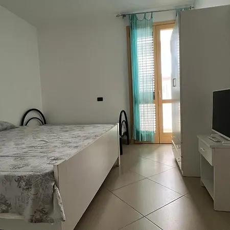 Rosmini - Parcheggio-veranda - Baia - Lido - By Click Salento