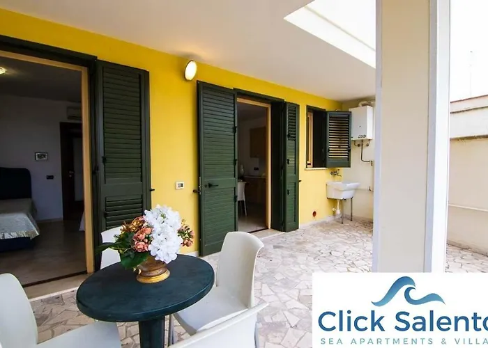 Дом отдыха Rosmini - Parcheggio-veranda - Baia - Lido - By Click Salento Галлиполи